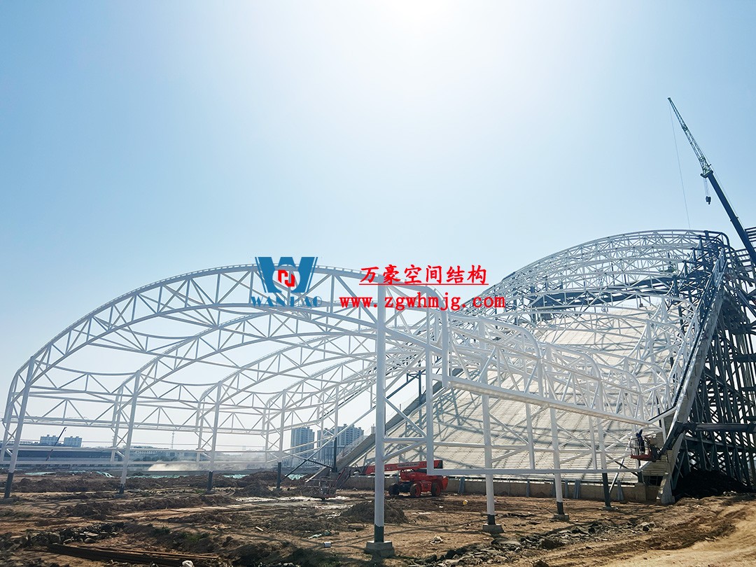馭風(fēng)逐沙，織就賽道美學(xué)——比亞迪紹興嵊州賽車場(chǎng)干拔沙坡觀景平臺(tái)鋼膜結(jié)構(gòu)