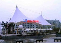 膜結(jié)構(gòu)遮陽棚工程是什么？有哪些優(yōu)勢(shì)和特點(diǎn)？