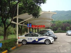 膜結(jié)構(gòu)停車棚造價(jià)多少合適？簡易車棚膜結(jié)構(gòu)低價(jià)市場分析