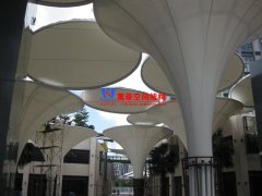 膜結(jié)構(gòu)建筑如何避免積水生成？膜結(jié)構(gòu)防止積水的方法是什么？
