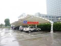 膜結(jié)構(gòu)車(chē)棚膜材熱合工藝是怎樣的？需要注意哪些事項(xiàng)？