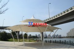 張拉膜結(jié)構(gòu)性能為何如此穩(wěn)定？其工作原理是怎樣的？